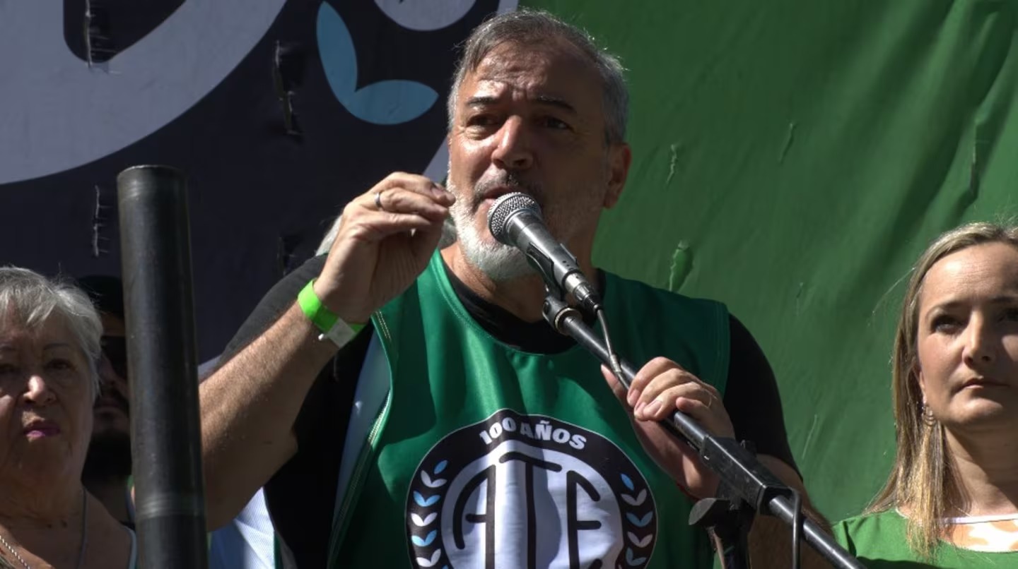 el secretario general de ate rodolfo aguiar convoco a una nueva movilizacion contra la ley bases y el paquete fiscal foto x rodoaguiar TUK7YVXCYREO5J63FVVRTVHV6I