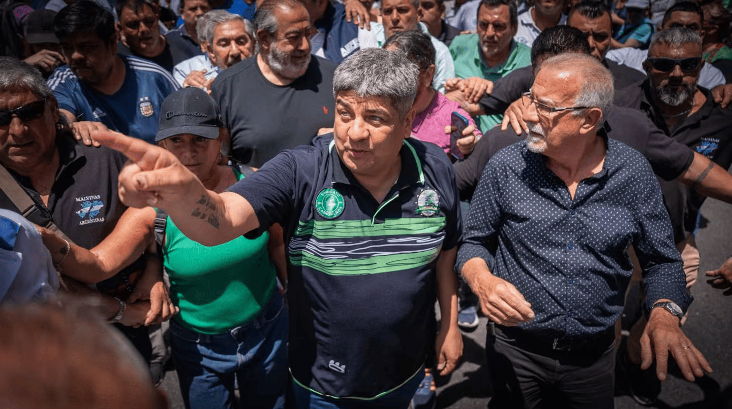 pablo moyano cruzo a la cupula de la uta por el paro del 30 de octubre foto tn leandro heredia LSWA3DZZAFFITI5HJBDUBEHQGI 1