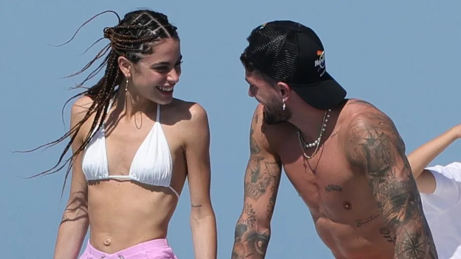 tini stoessel y rodrigo de paul en un yate en ibiza c62a0d e1660082240980