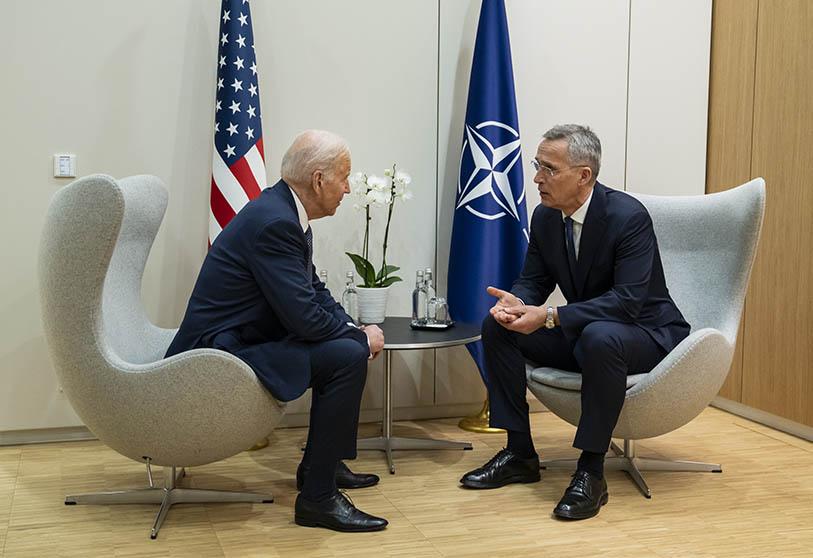 biden stoltenberg otan rusia