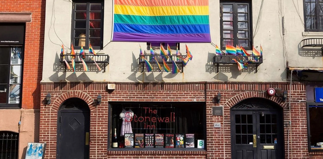 el bar the stonewall inn 5LFkQJUOx 1256x620 1