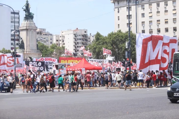 ley omnibus diputados congreso protesta marcha reclamo 31 01